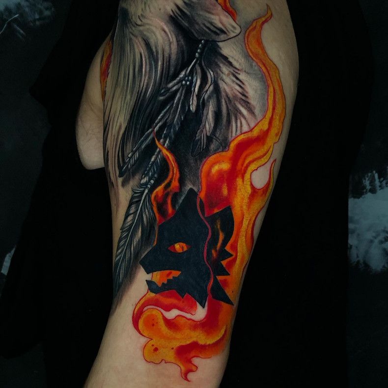 Men shoulder fire (flame), photo - Tattoo Studio Arde Roma