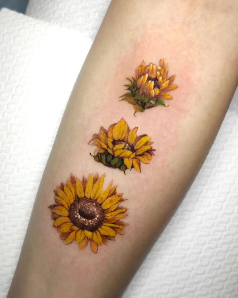 Frauen Arm sonnenblume, photo - Tattoo-Studio Mano Santa