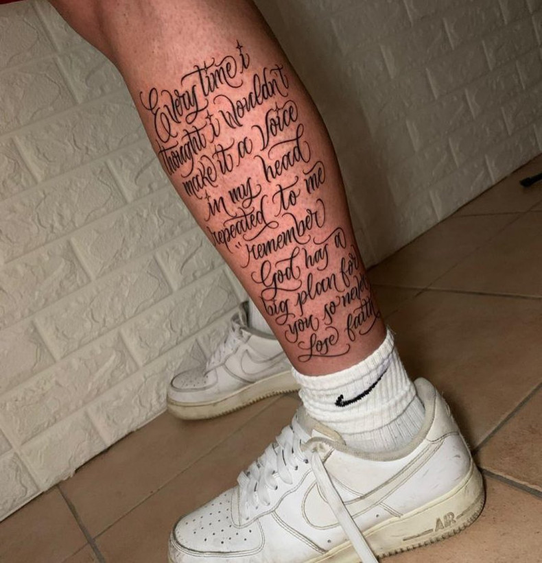 Men lettering leg, photo - Tattoo Studio Pepp'ink