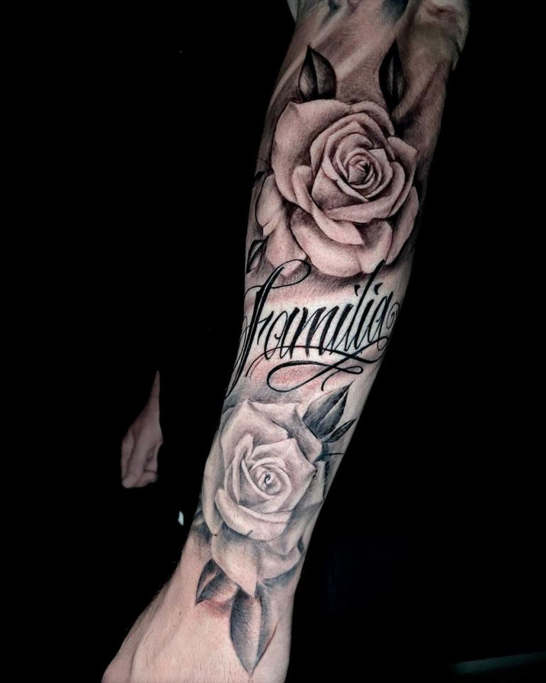 Men letter rose, photo - Tattoo Studio Pepp'ink