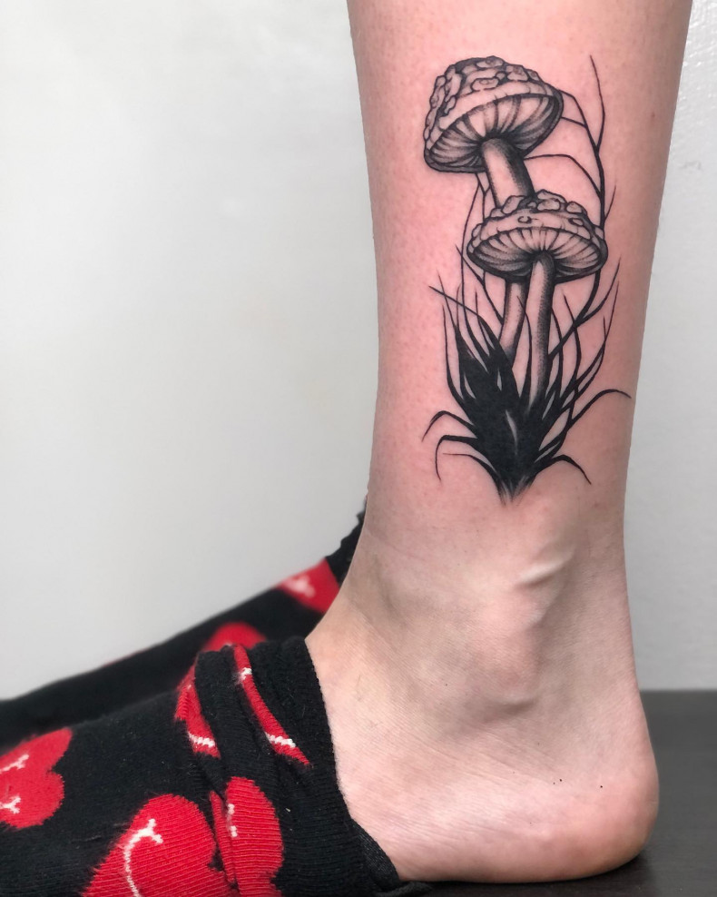 Men mushroom leg, photo - Tattoo Studio Bad Church