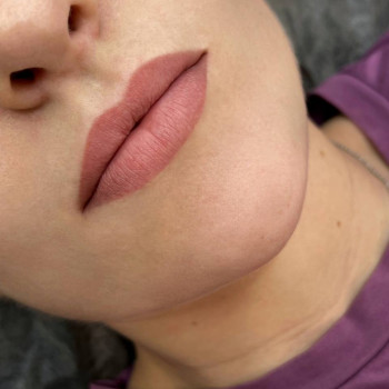 Permanentny makijaż ust Warszawa Paulina Kasaryna