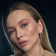 Makeup Artist Ксения Валитова on Barb.pro