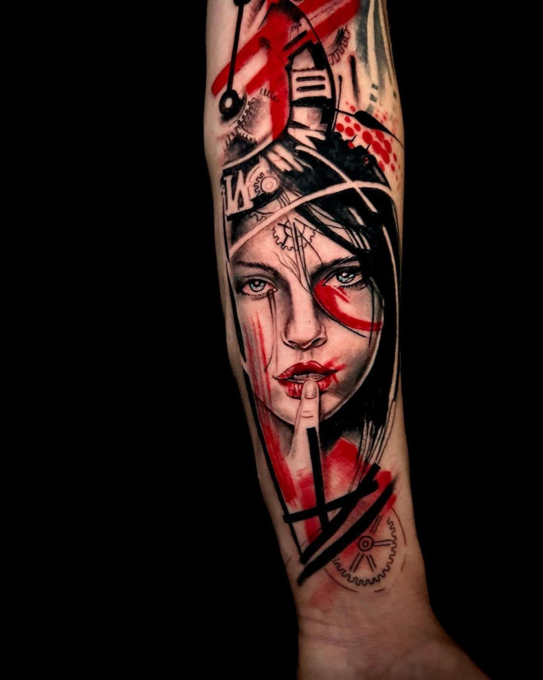 Mężczyźni ramię dziewczyna, photo - Studio tatuażu Underskin Tattoo