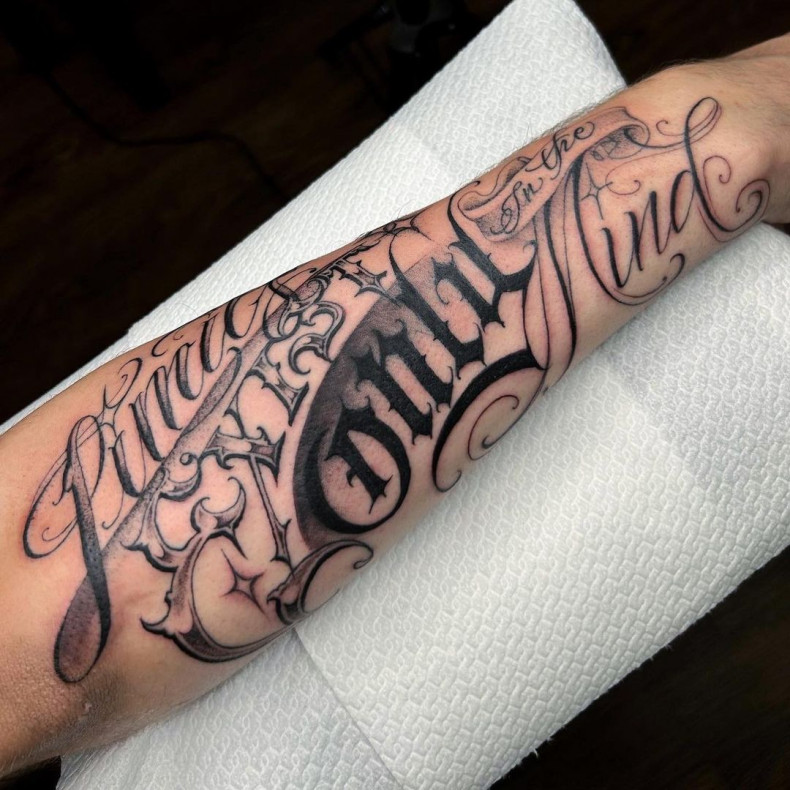 Men arm lettering, photo - Tattoo Studio Dice Tattoo