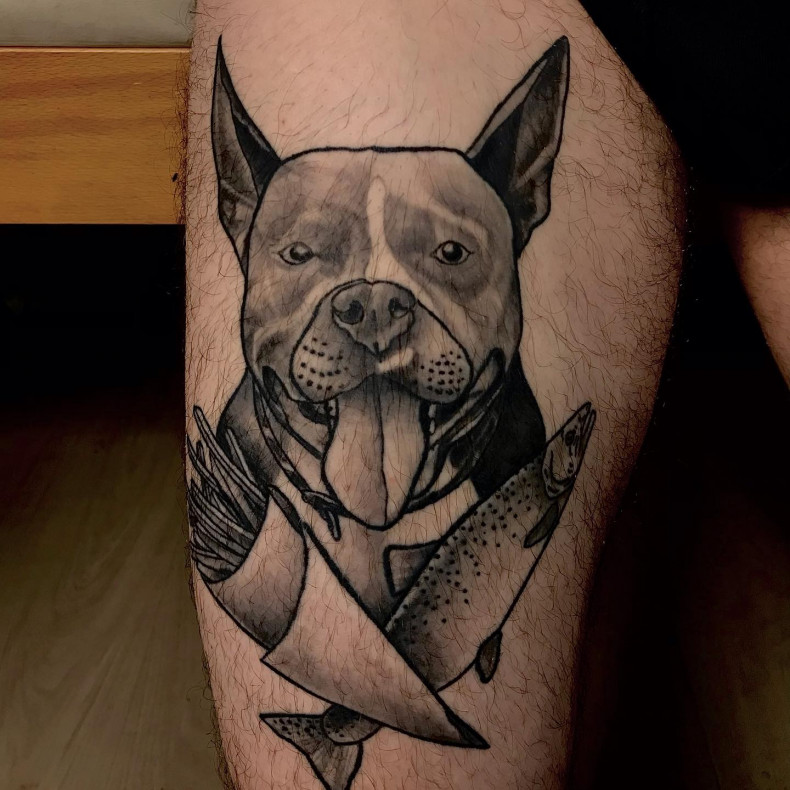 Mężczyźni udo pies, photo - Studio tatuażu Hobo Tattoo Gallery