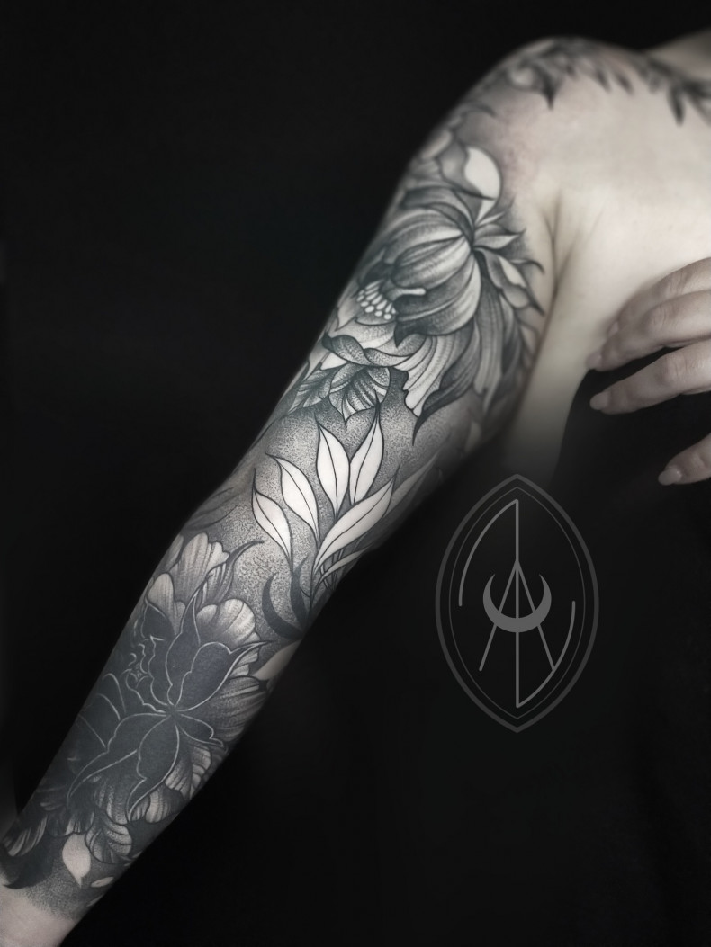 Women sleeve floral, photo - Tattoo Studio Necromantink