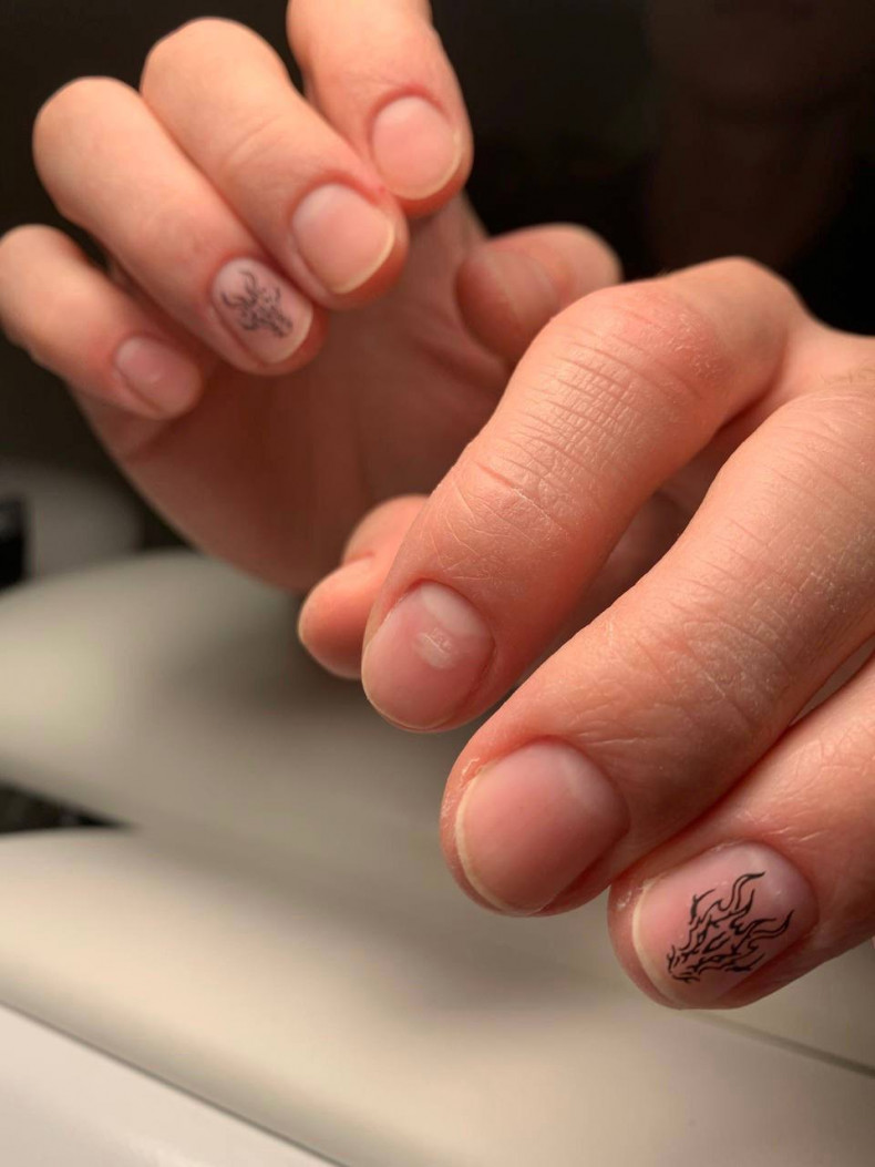 Nude aufkleber, photo - Maniküre Lena Sinkevich