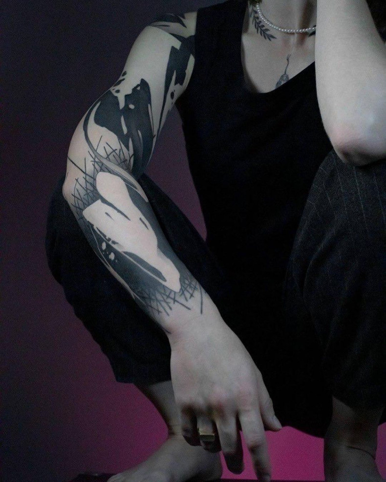 Mężczyźni ramię abstrakcja, photo - Studio tatuażu Bad Idea Tattoos