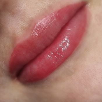 Перманентный макияж губ 