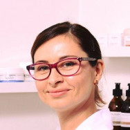 Cosmetologist Asya Feler on Barb.pro