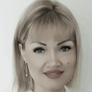 Manicurist Rina Netanya,