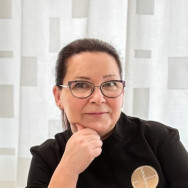 Cosmetologist Jane Netanya,