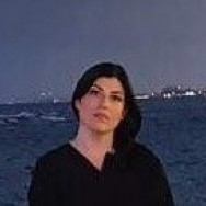 Manicurist Irena Holon,