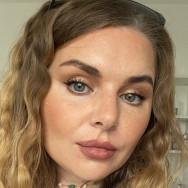 Makeup Artist Polina Holon,