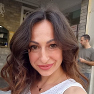 Hairdresser Kristina Simonovich on Barb.pro