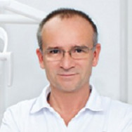 Стоматолог Яцек Давидович на Barb.pro