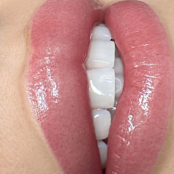 Перманентный макияж губ