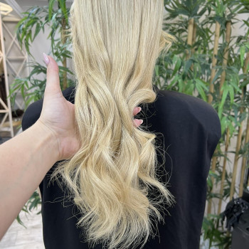 Наращивание волос
                    Mistrz Przedłużania Włosów Mariia Mariia Wrocław