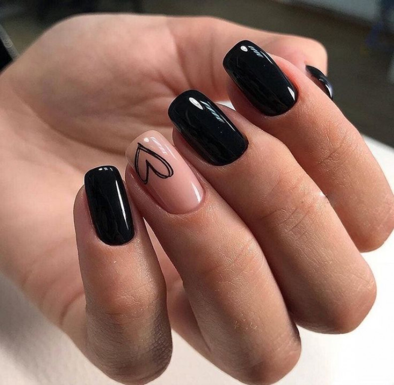 Black beige accent, photo - Manicurist Nadia Katz
