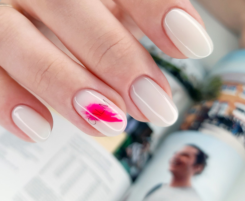 Белый с акцентом, photo - Мастер маникюра Ольга