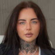 Мастер по пирсингу Клаудия Варшава,