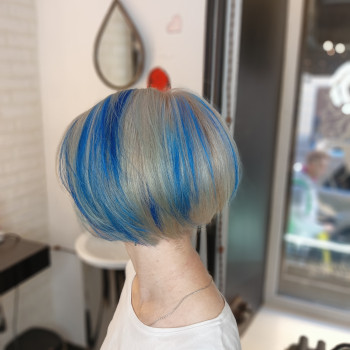 Окрашивание
                    Specjalista w strzyżeniu damskim i męskim Варвара Тихонова Saint Petersburg