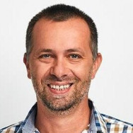 Dentist Krzysztof Makuch on Barb.pro