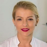 Cosmetologist Anna Adamowicz on Barb.pro