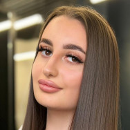 Hair Extension Specialist Anastasiia Poznan,