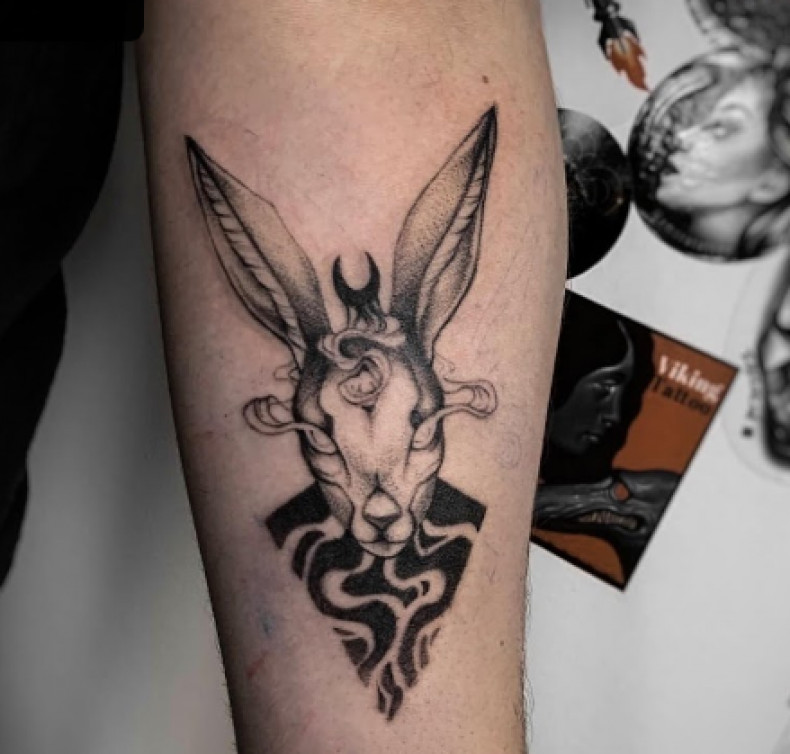 Mężczyźni ramię zając, photo - Studio tatuażu VeAn Tattoo