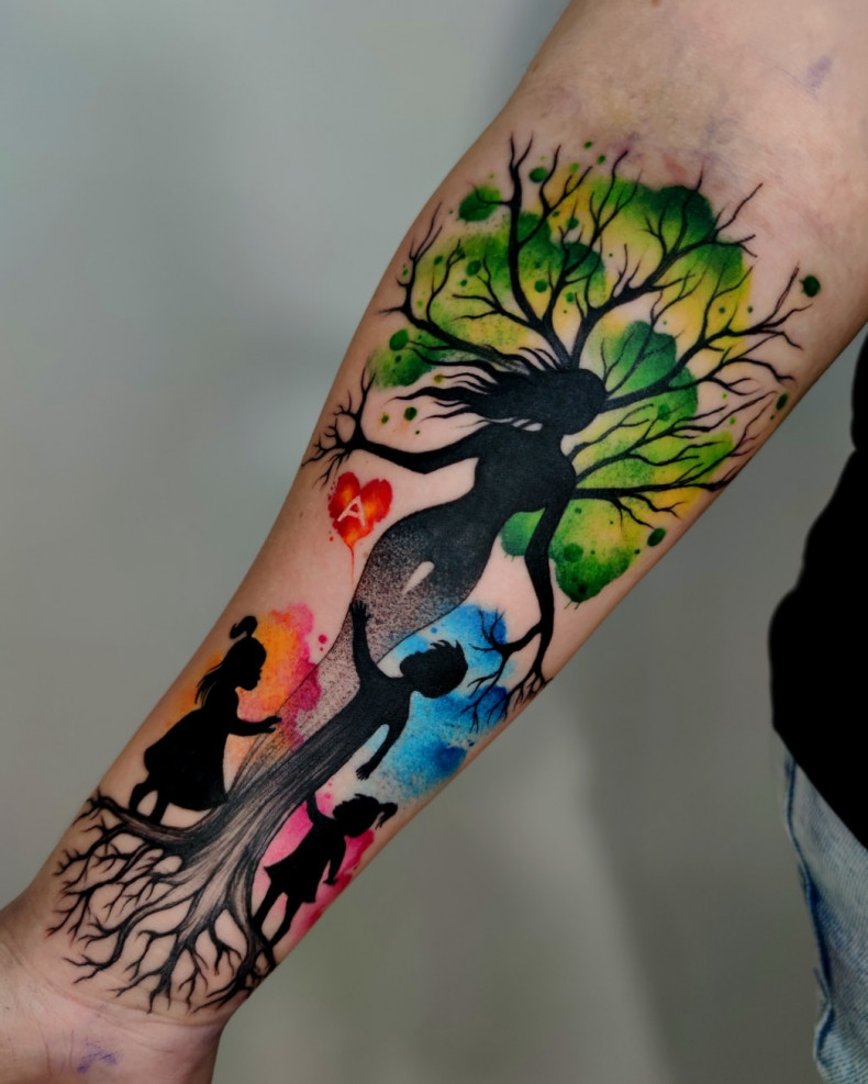 Watercolor tree mother and child, photo - Tattoo Studio White Rat