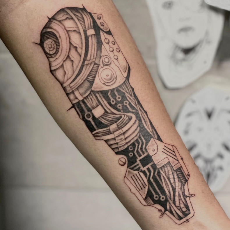 Men arm biomechanical, photo - Tattoo Studio Art Force