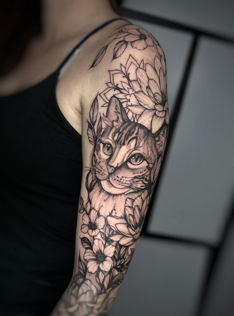 Женские на руке кошка, photo - Тату салон Jungle Tattoo