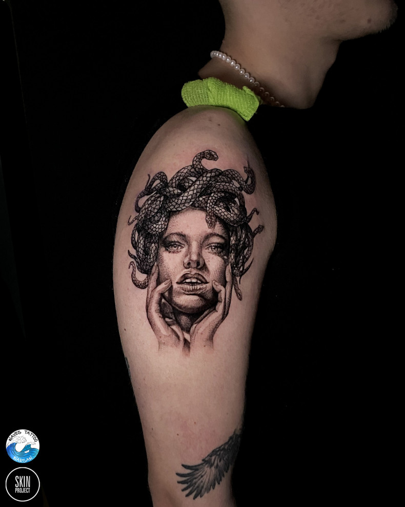 Men medusa shoulder, photo - Tattoo Studio Waves Tattoo