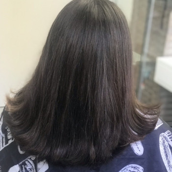 Стрижка средней длины