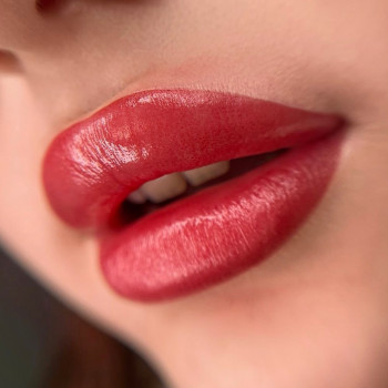 Перманентный макияж губ
                    Permanent Make-up Studio Sfera Permanenta  Omsk