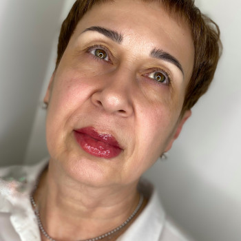 Перманентный макияж бровей и губ 
                    Мастер по перманентному макияжу, бровист, ламимейк Яна Поддубная Саратов