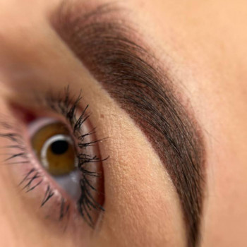 Перманентный макияж бровей