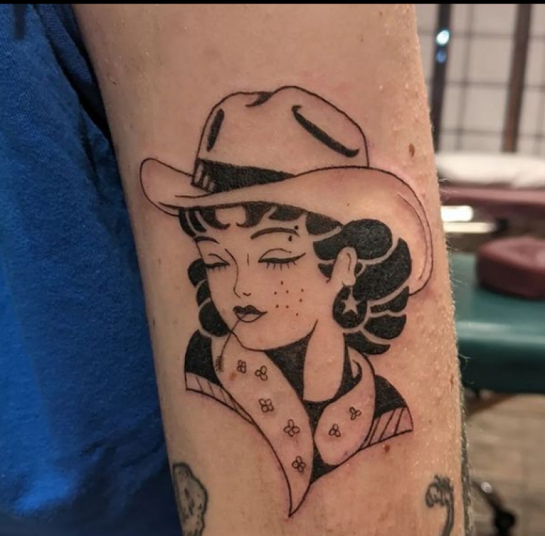 Arm woman face old school, photo - Tattoo Studio New York Tattoo Collective