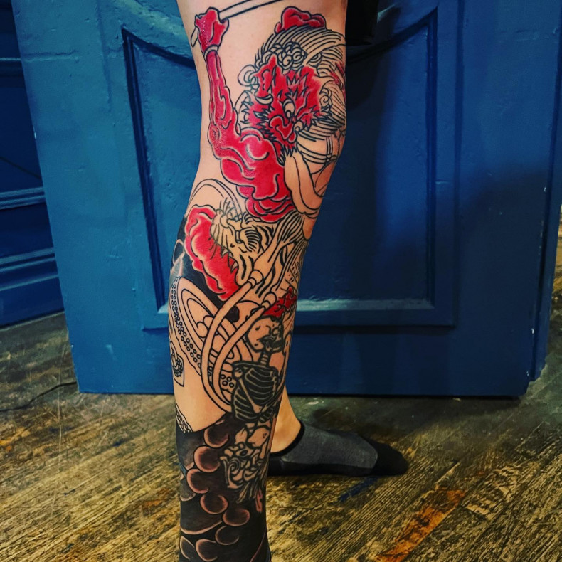 Men big leg, photo - Tattoo Studio Acqua Santa Tattoo