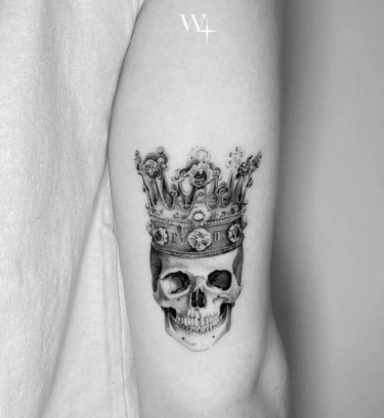 Crown skull, photo - Tattoo Studio West 4 Tattoo