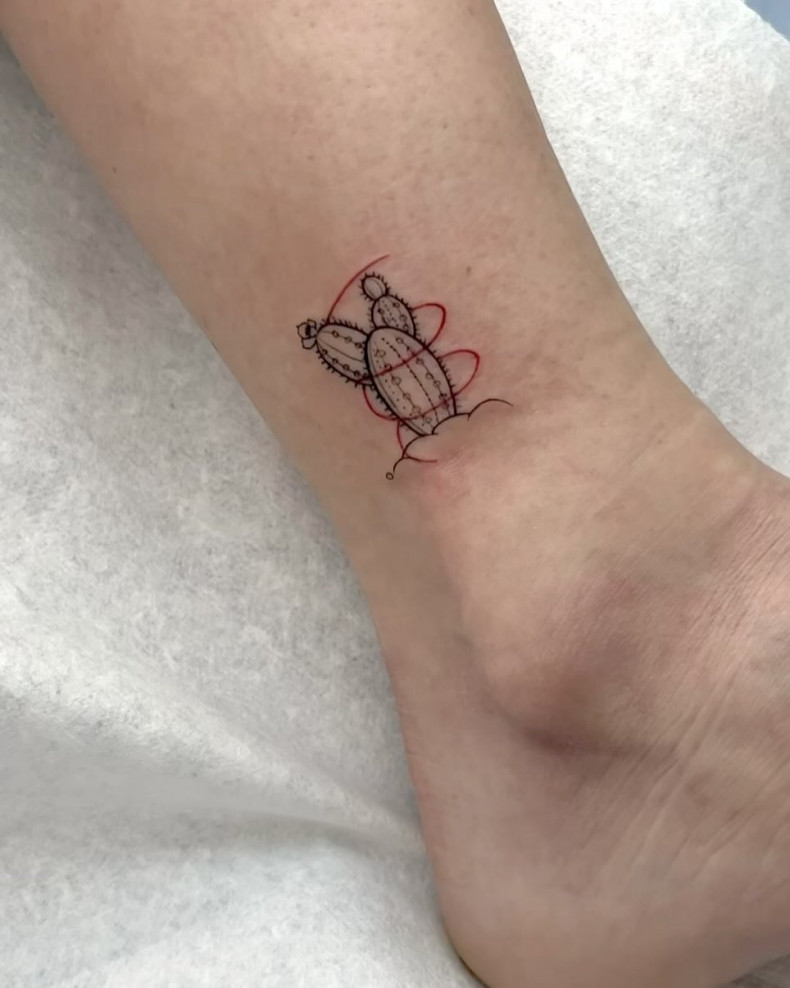 Small mini minimalism, photo - Tattoo Master Maria Mendoza