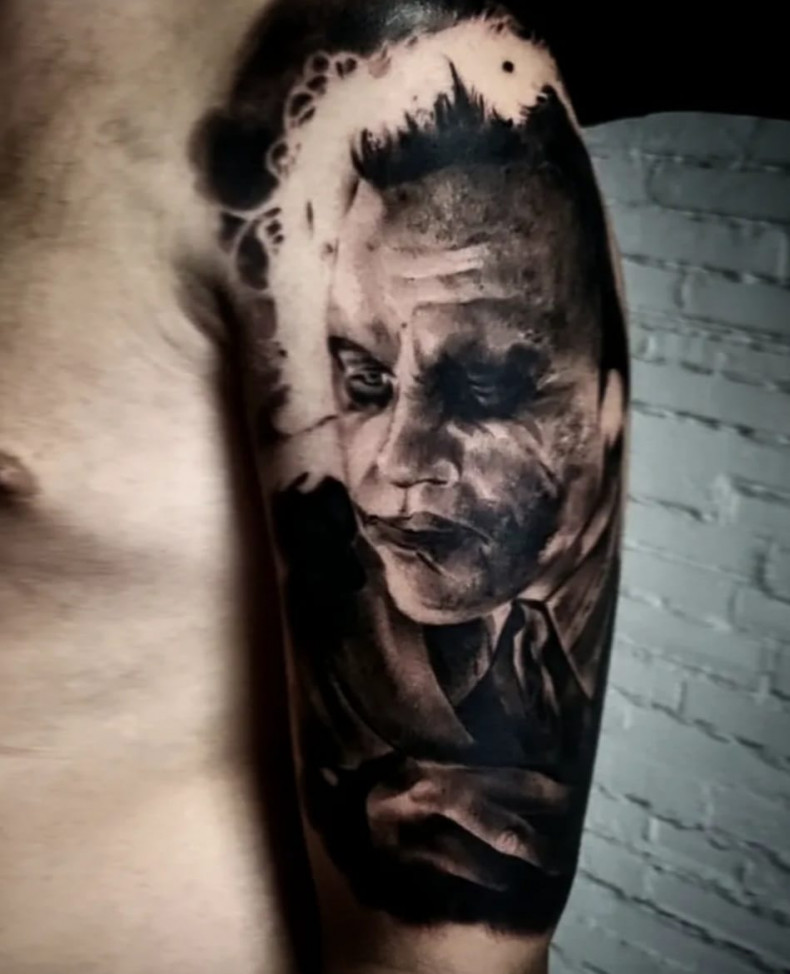 Men joker shoulder, photo - Tattoo Master Dominik Rybak