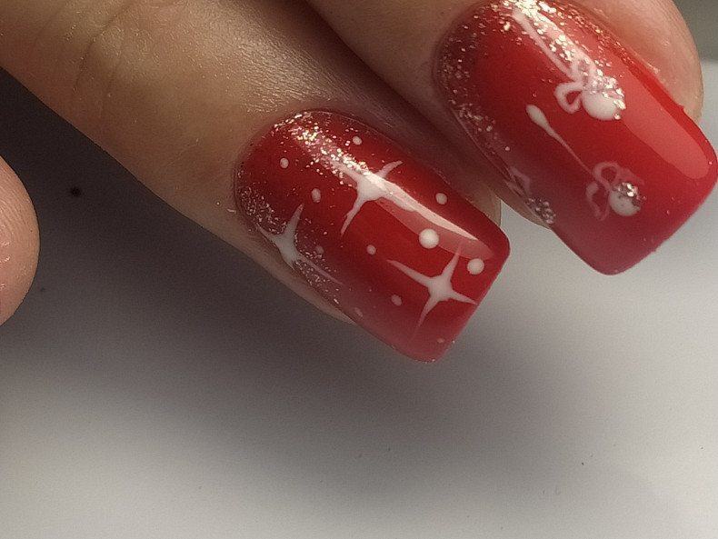 Red glitter painted, photo - Manicurist Natalia Shveda