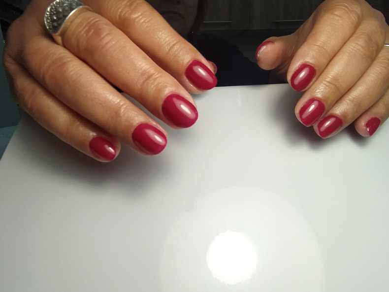 Short burgundy, photo - Manicurist Natalia Shveda