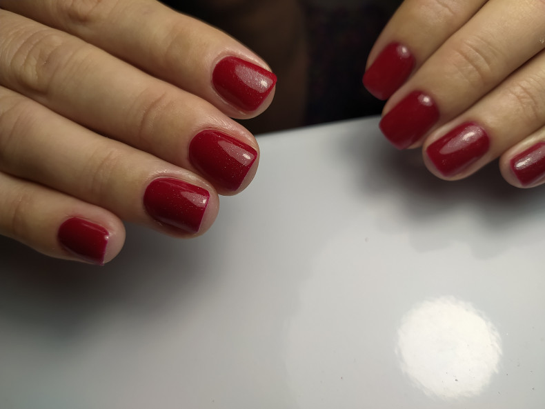 Red short, photo - Manicurist Natalia Shveda