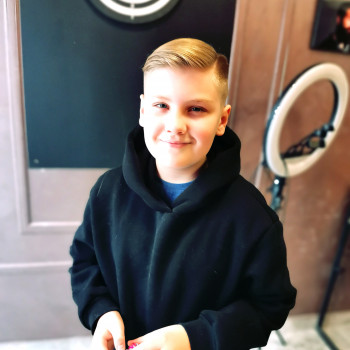 Мужские и детские стрижки
                    Friseur Ирина Тлехас Krasnodar