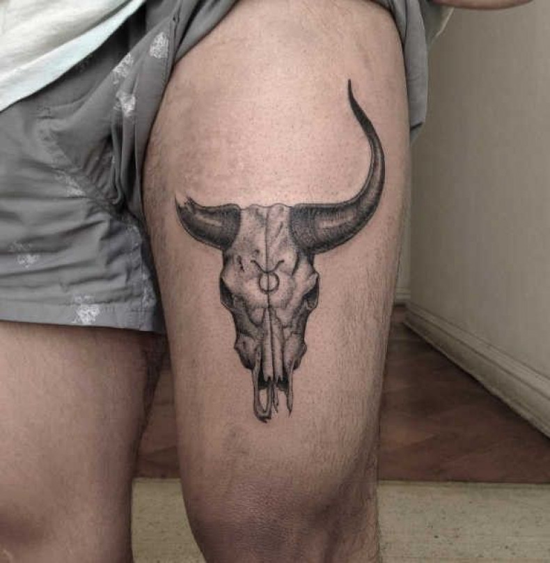 Men buffalo bull, photo - Tattoo Master Julia Danilovich