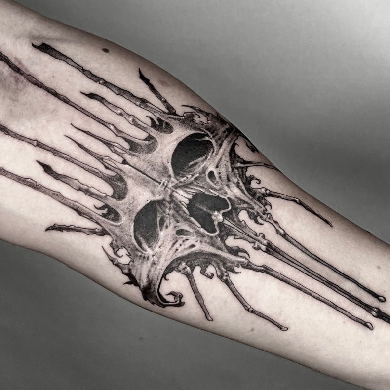 Men arm skull, photo - Tattoo Master Julia Danilovich